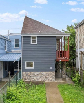 Bloomfield, Pittsburgh Large and Accessible 3 Bedroom Apr with Free Parking